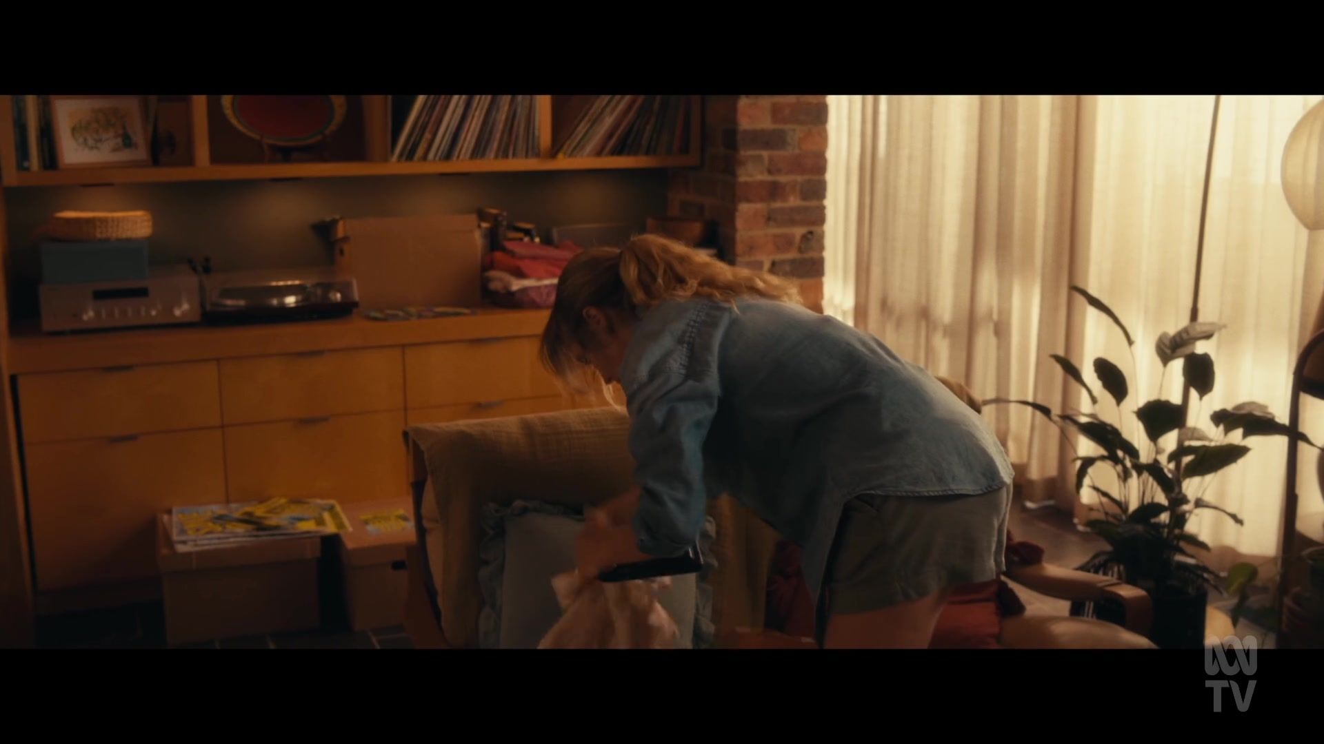 adoringteresap_thefamilynextdoor_1x05_0485.jpg