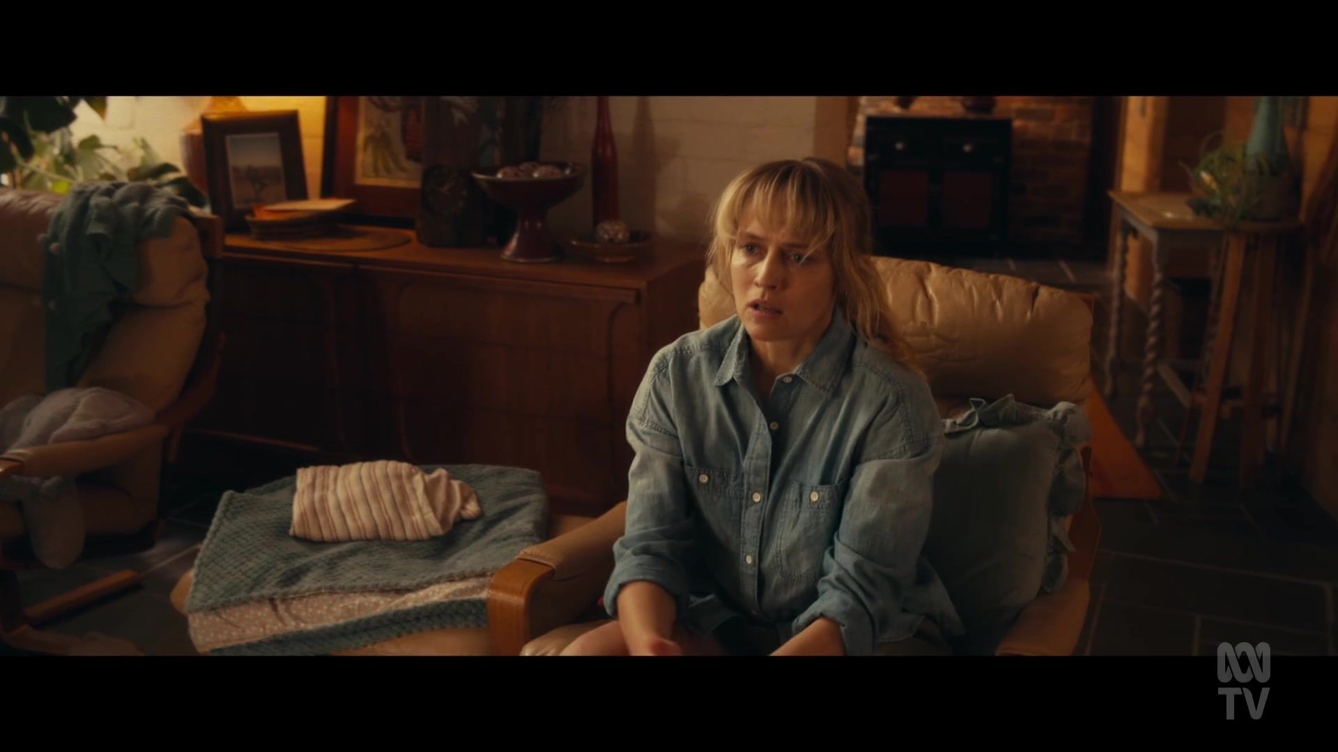 adoringteresap_thefamilynextdoor_1x05_0493.jpg