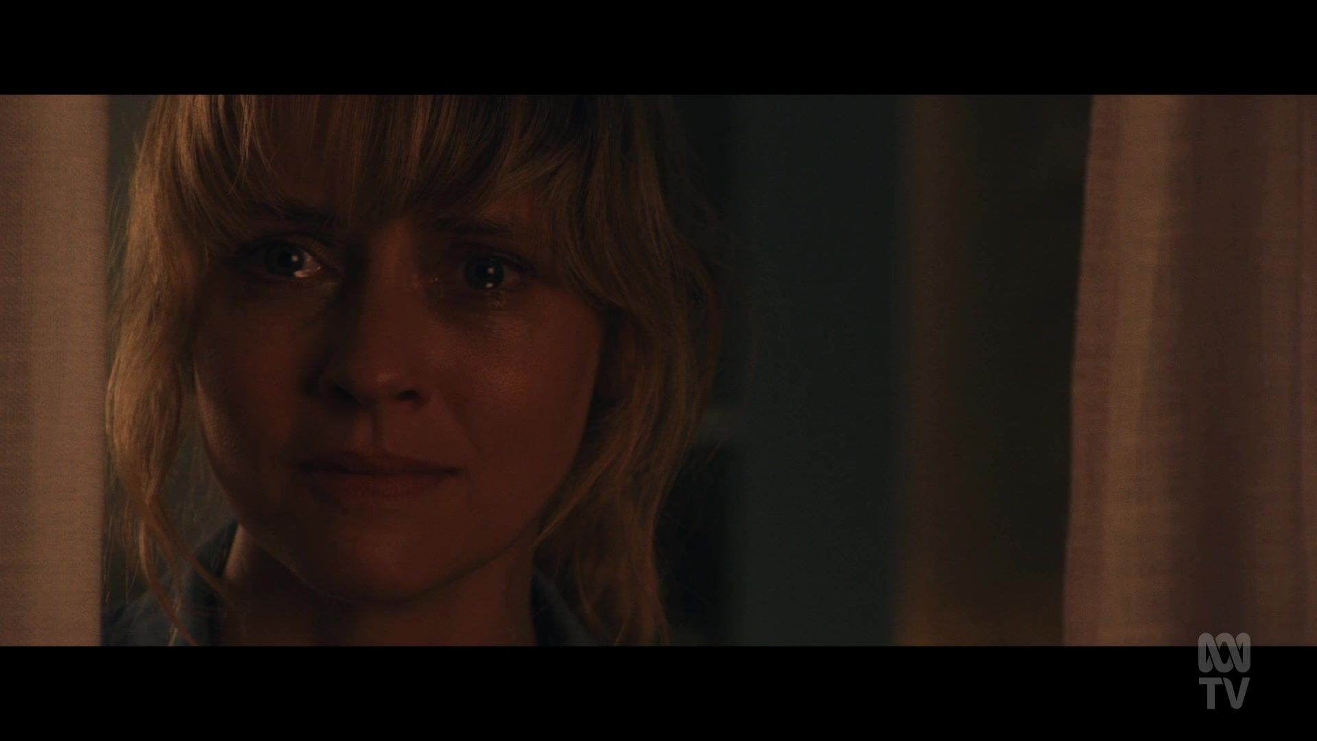 adoringteresap_thefamilynextdoor_1x05_0585.jpg