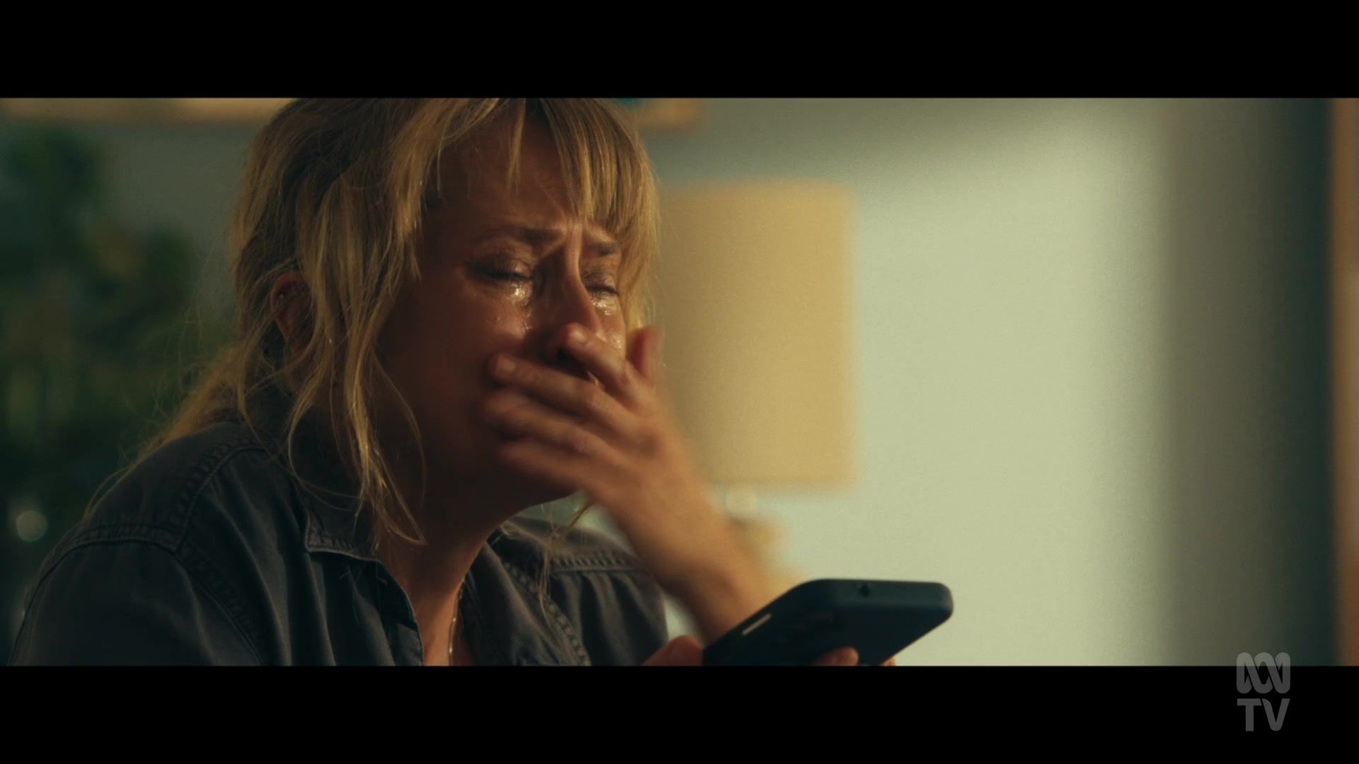 adoringteresap_thefamilynextdoor_1x06_caps_0071.jpg