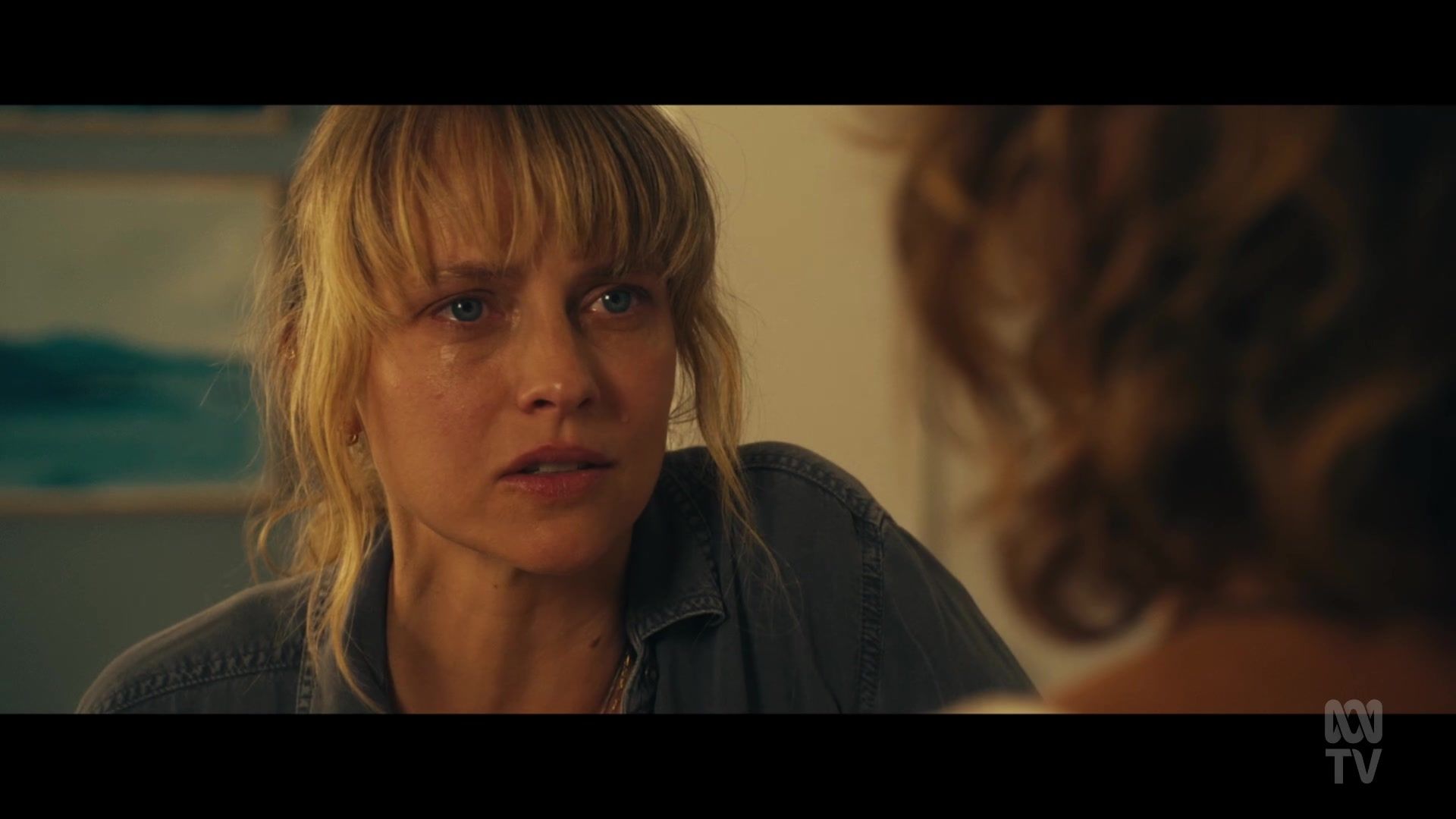 adoringteresap_thefamilynextdoor_1x06_caps_0151.jpg