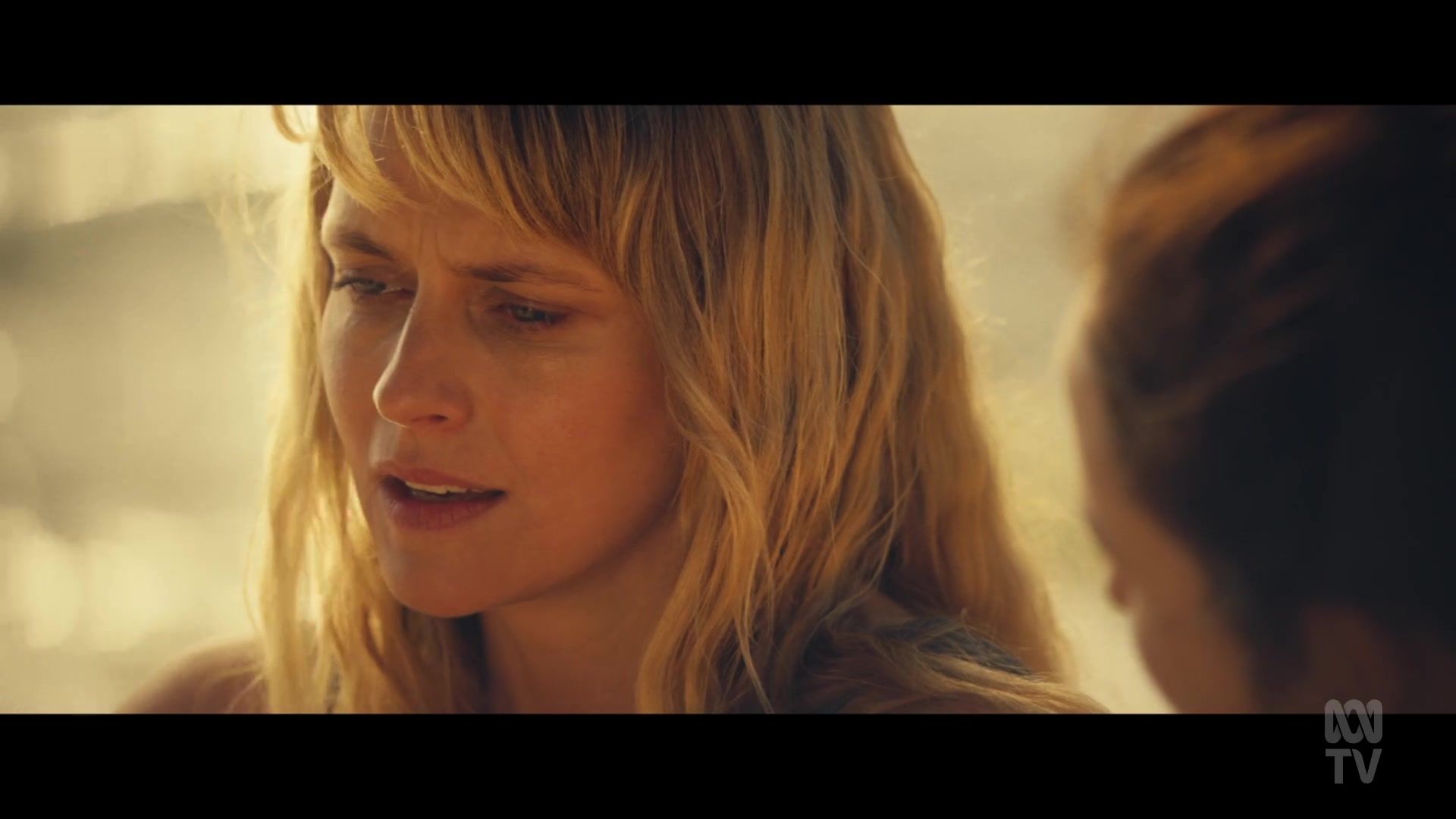 adoringteresap_thefamilynextdoor_1x06_caps_0567.jpg