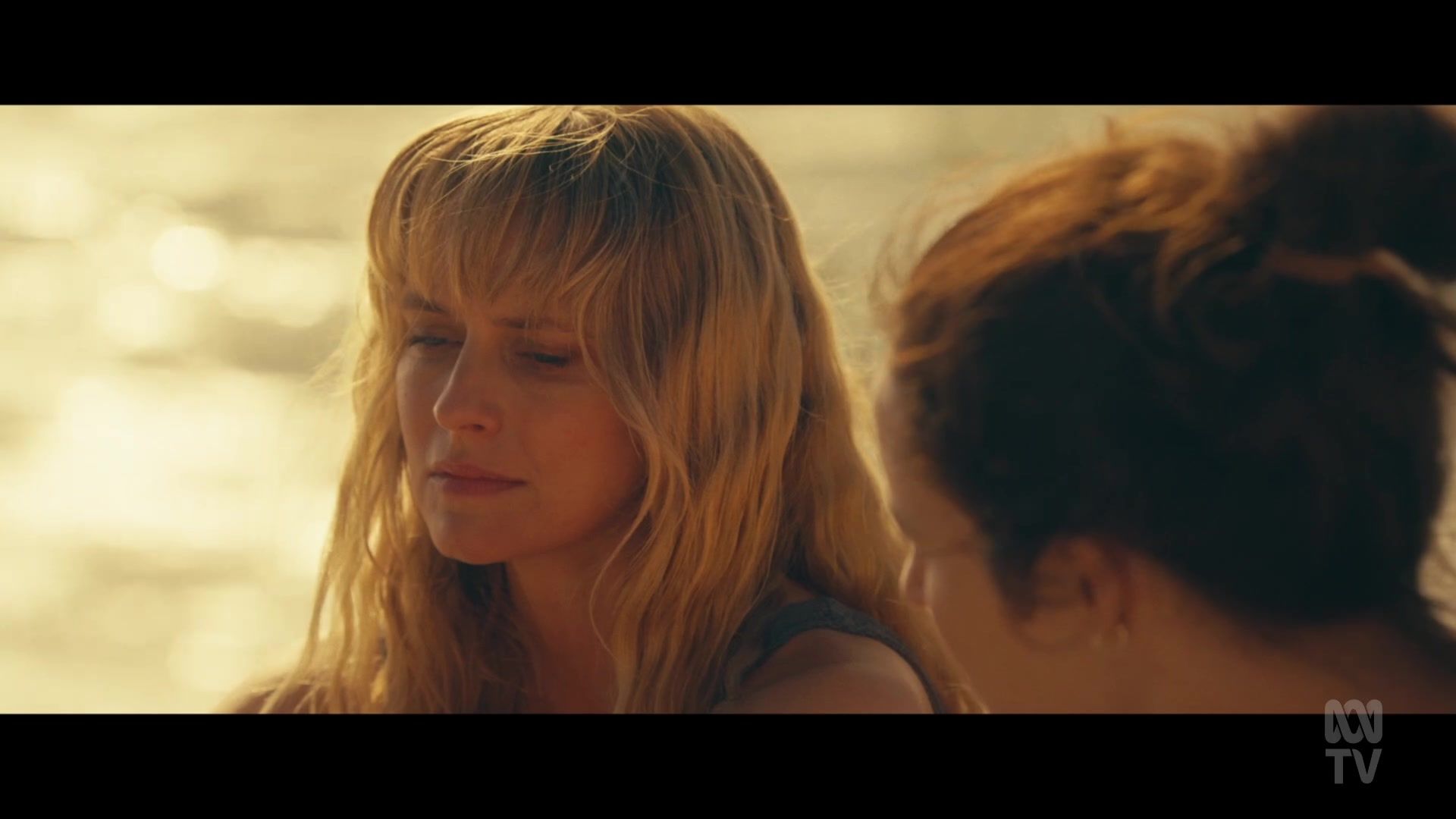 adoringteresap_thefamilynextdoor_1x06_caps_0586.jpg