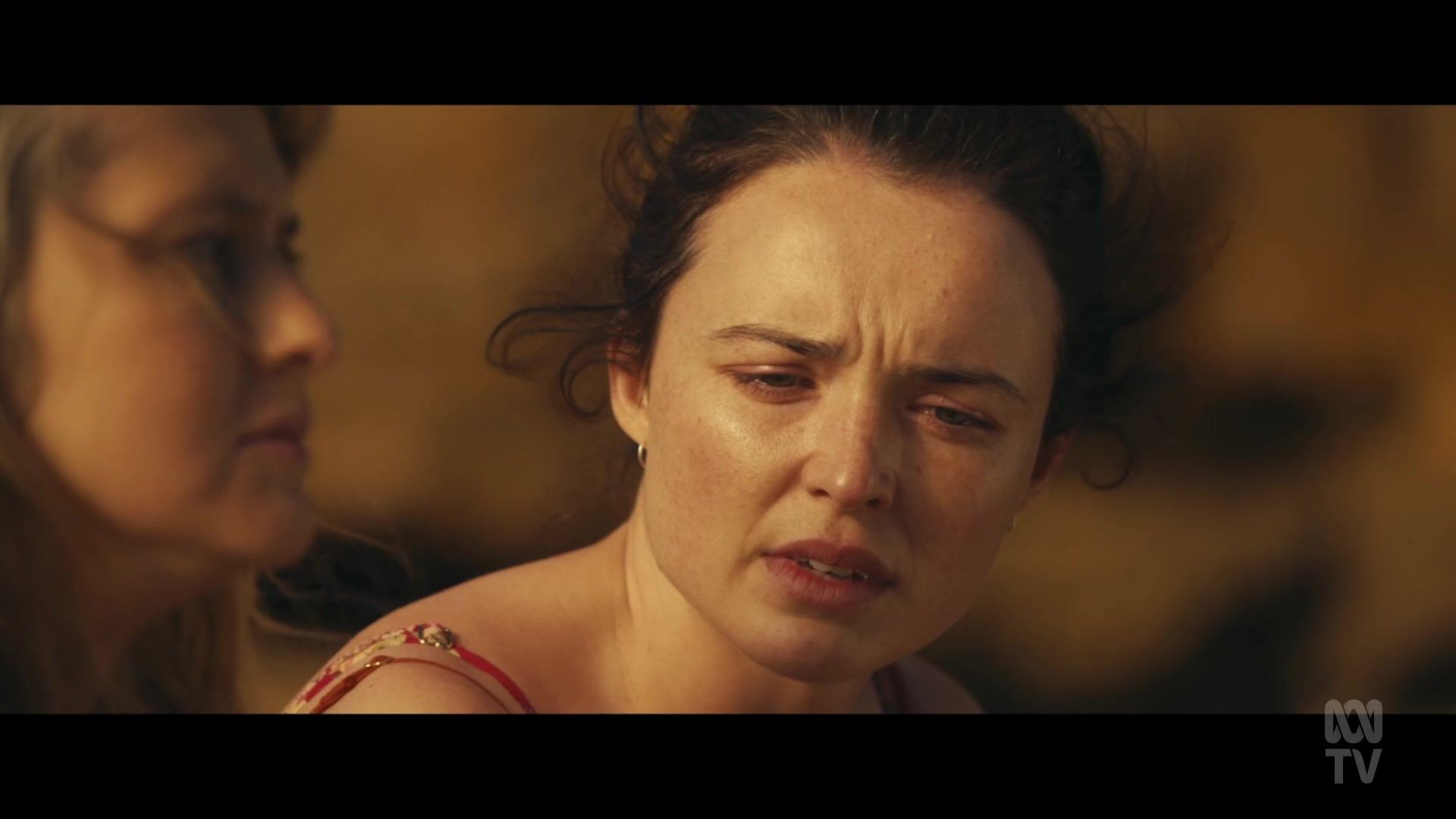 adoringteresap_thefamilynextdoor_1x06_caps_0588.jpg