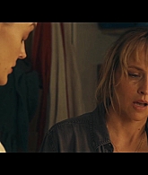 adoringteresap_thefamilynextdoor_1x06_caps_0320.jpg