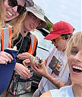 adoringteresap_thefamilynextdoor_bts_10.jpg