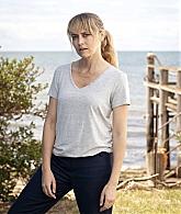 adoringteresap_thefamilynextdoor_stills_1x02_12.jpg