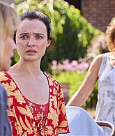 adoringteresap_thefamilynextdoor_stills_1x06_1.jpg