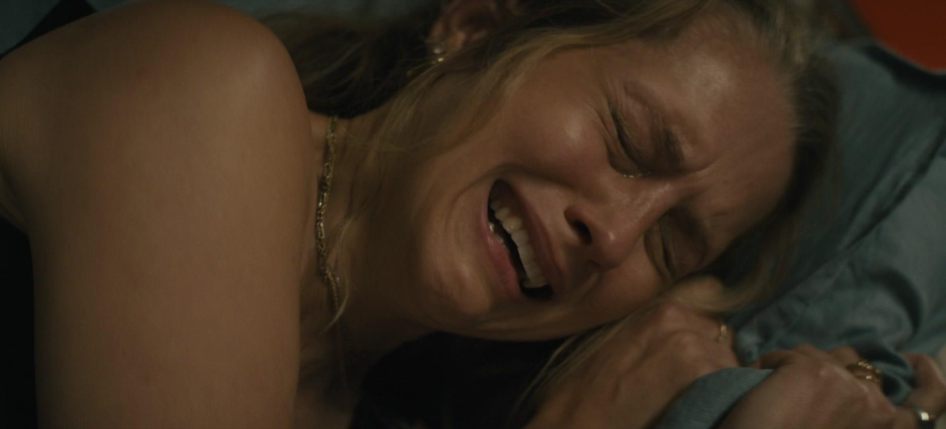 The_Last_Anniversary_S01E01_1080p_2393.jpg The_Last_Anniversary_S01E01_1080p_2393.jpg