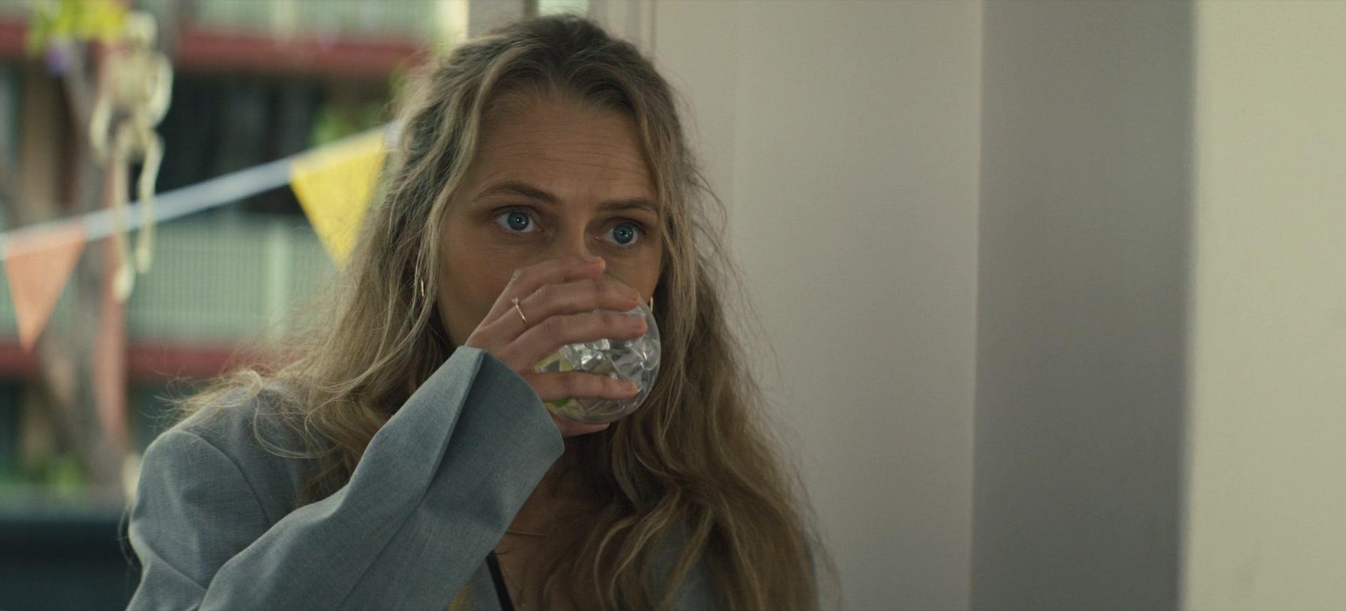 The_Last_Anniversary_S01E01_1080p_4753.jpg The_Last_Anniversary_S01E01_1080p_4753.jpg