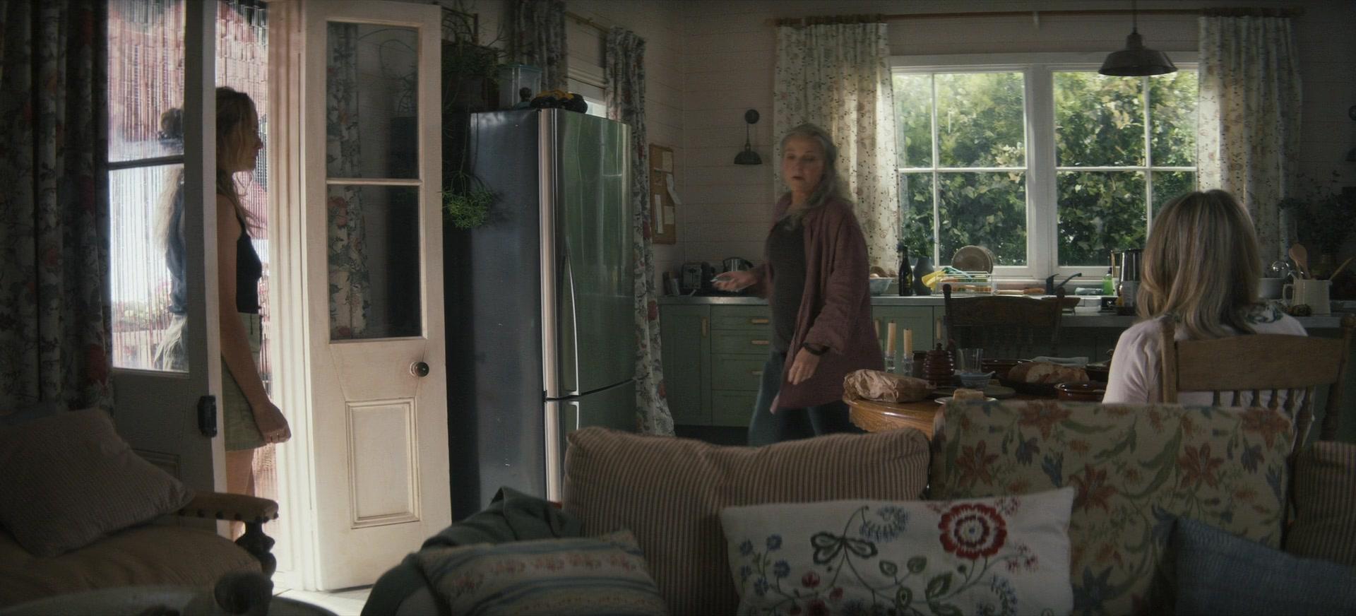 The_Last_Anniversary_2025_S01E03_ATP_002986.jpg The_Last_Anniversary_2025_S01E03_ATP_002986.jpg