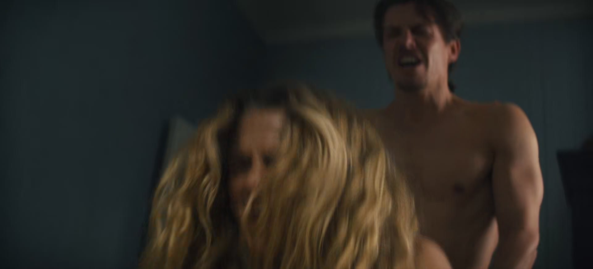 adoringteresap_thelastanniversary_1x04_caps_0192.jpg