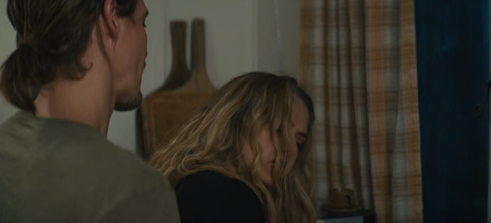 adoringteresap_thelastanniversary_1x04_caps_0978.jpg