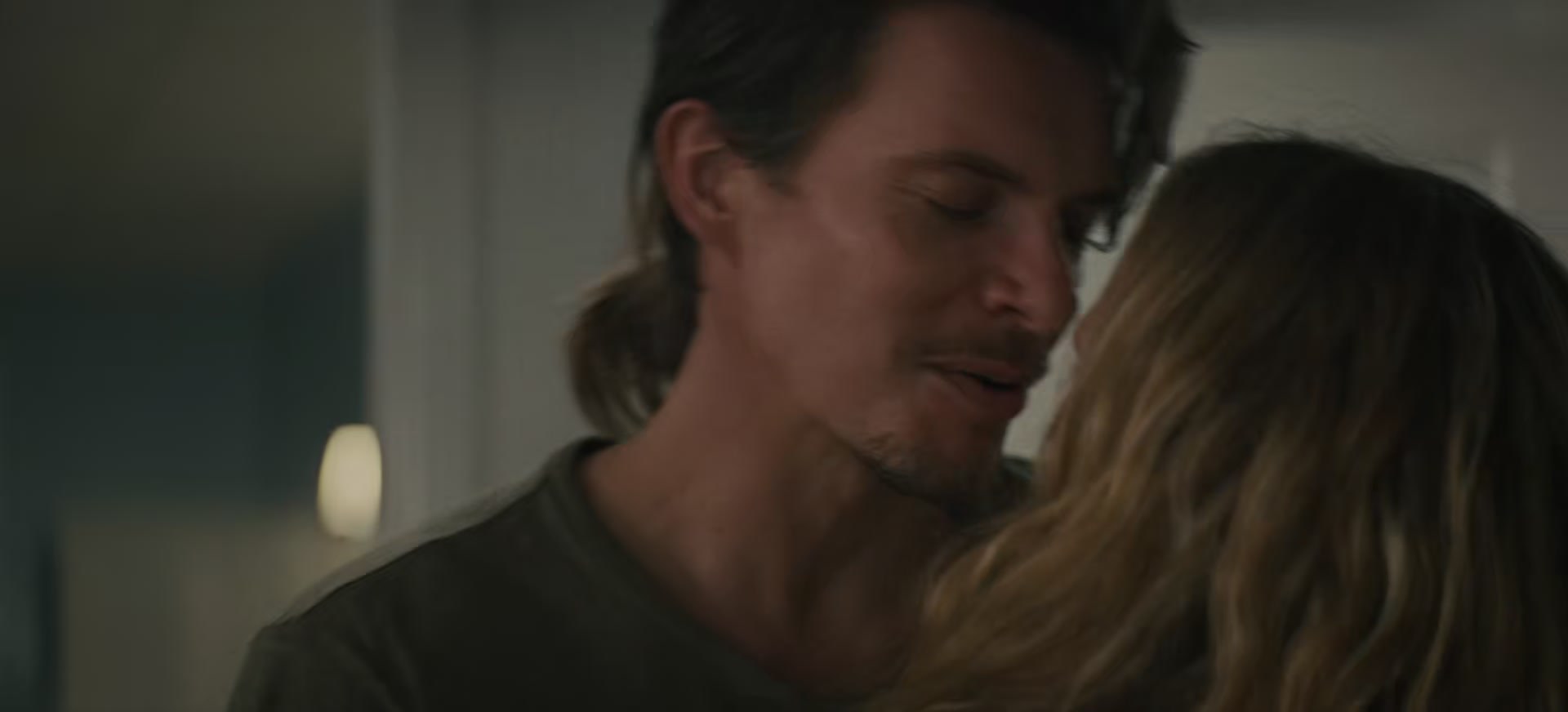 adoringteresap_thelastanniversary_1x04_caps_0997.jpg