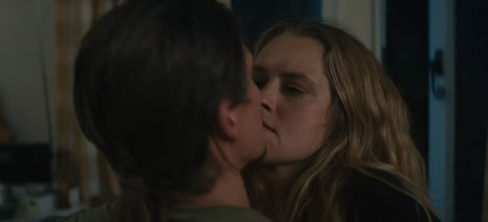 adoringteresap_thelastanniversary_1x04_caps_0998.jpg