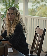 adoringteresap_thelastanniversary_1x04_caps_0066.jpg