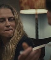 adoringteresap_thelastanniversary_1x04_caps_0908.jpg