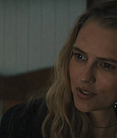 adoringteresap_thelastanniversary_1x04_caps_1260.jpg