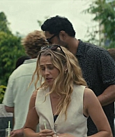 adoringteresap_thelastanniversary_1x04_caps_1432.jpg