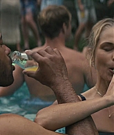 adoringteresap_thelastanniversary_1x04_caps_1551.jpg