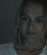 adoringteresap_thelastanniversary_1x05_caps_0039.jpg