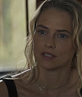 adoringteresap_thelastanniversary_1x05_caps_0262.jpg