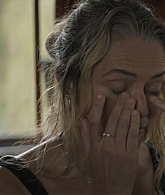 adoringteresap_thelastanniversary_1x05_caps_0271.jpg
