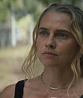 adoringteresap_thelastanniversary_1x06_caps_0066.jpg