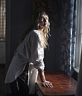 adoringteresap_thelastanniversary_stills_1x01_4-2.jpg